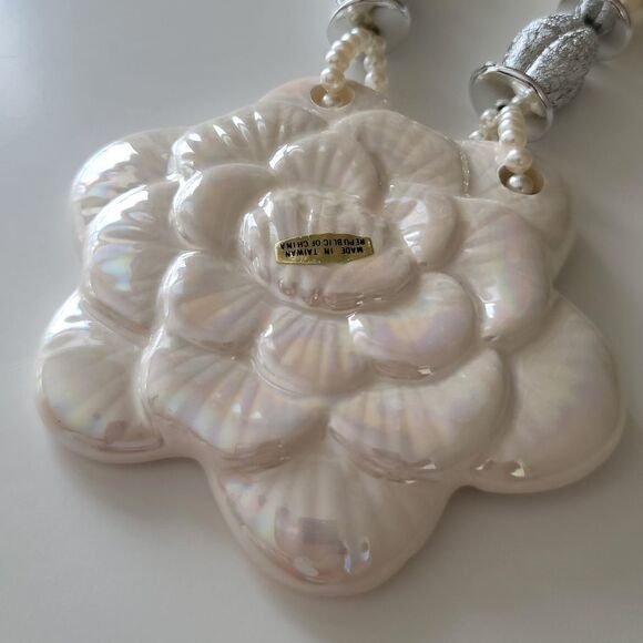 Necklace Iridescent Ceramic Flower Faux Pearl Necklace #0096 - Picture 11 of 14